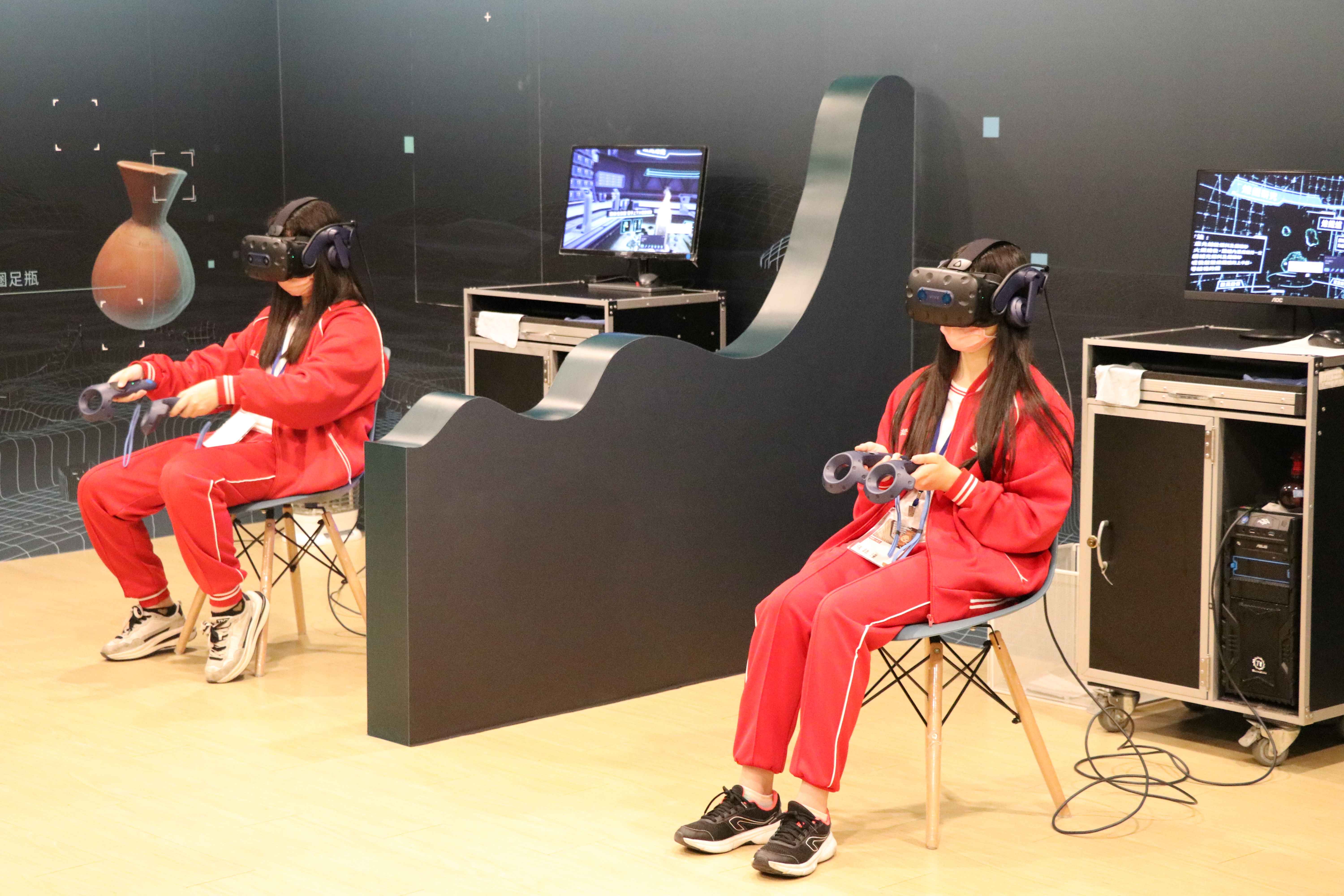 八里國中同學搶先感受5G VR的震撼力