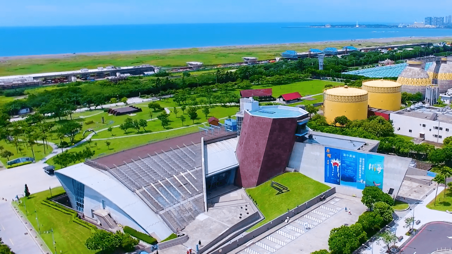 本館陽光廣場沙坑暫停開放